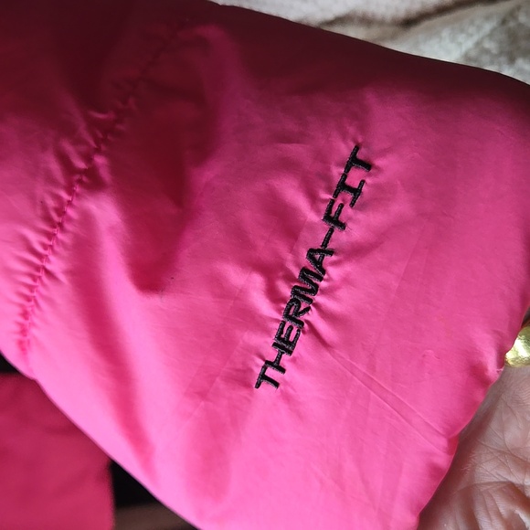 Nike Pink Puffer Jacket - Picture 2 of 3